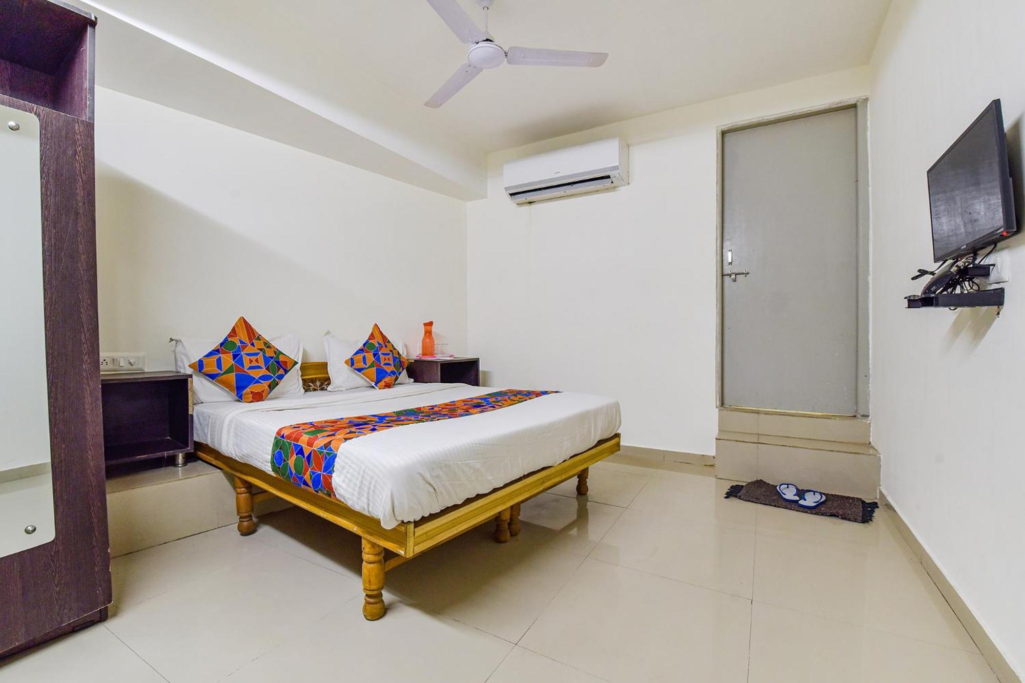 Hotel O Himalaya Inn Ahmedabad Buitenkant foto