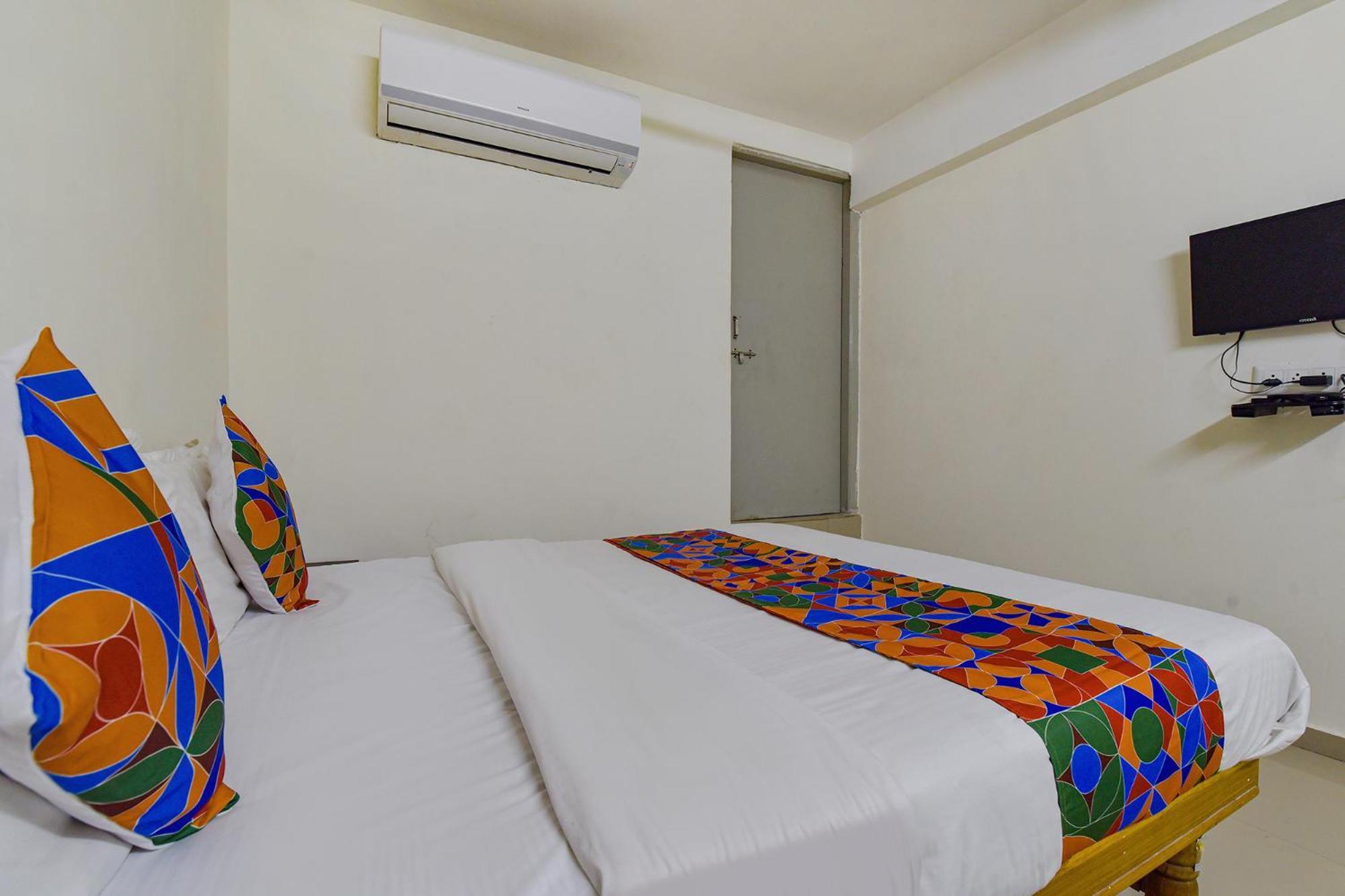 Hotel O Himalaya Inn Ahmedabad Buitenkant foto
