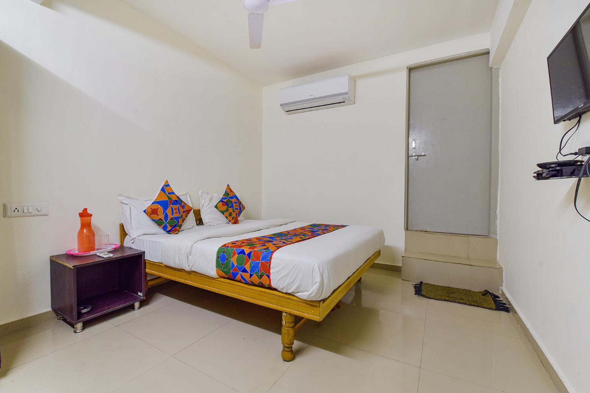 Hotel O Himalaya Inn Ahmedabad Buitenkant foto