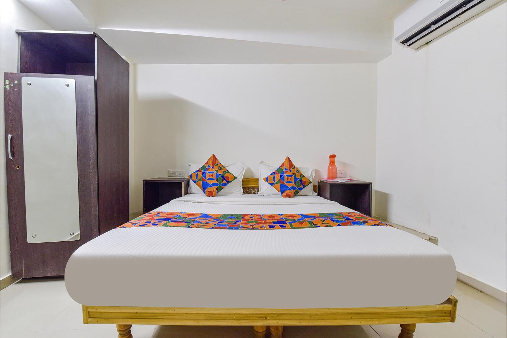 Hotel O Himalaya Inn Ahmedabad Buitenkant foto