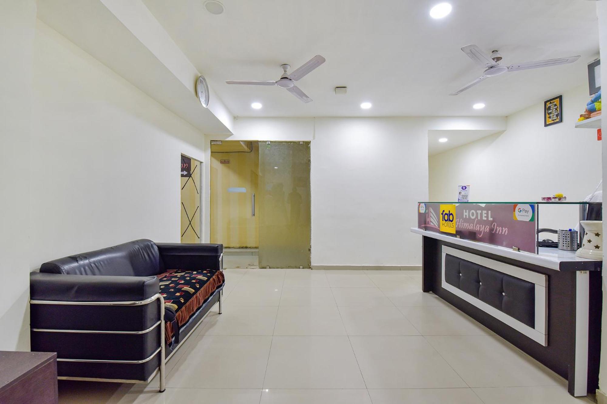 Hotel O Himalaya Inn Ahmedabad Buitenkant foto