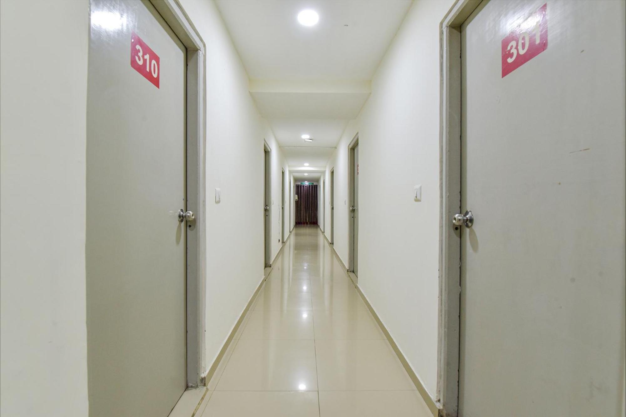 Hotel O Himalaya Inn Ahmedabad Buitenkant foto