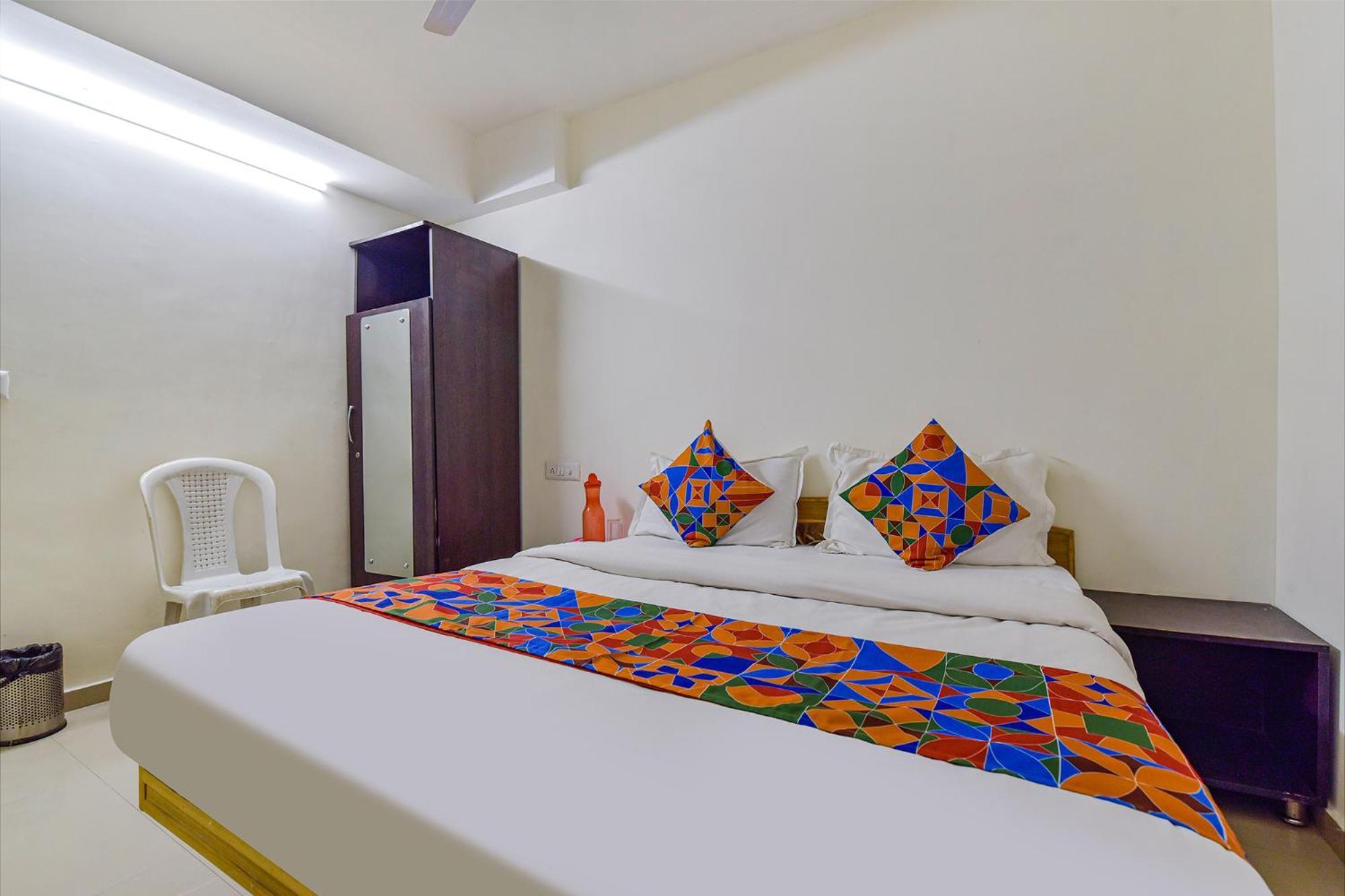 Hotel O Himalaya Inn Ahmedabad Buitenkant foto