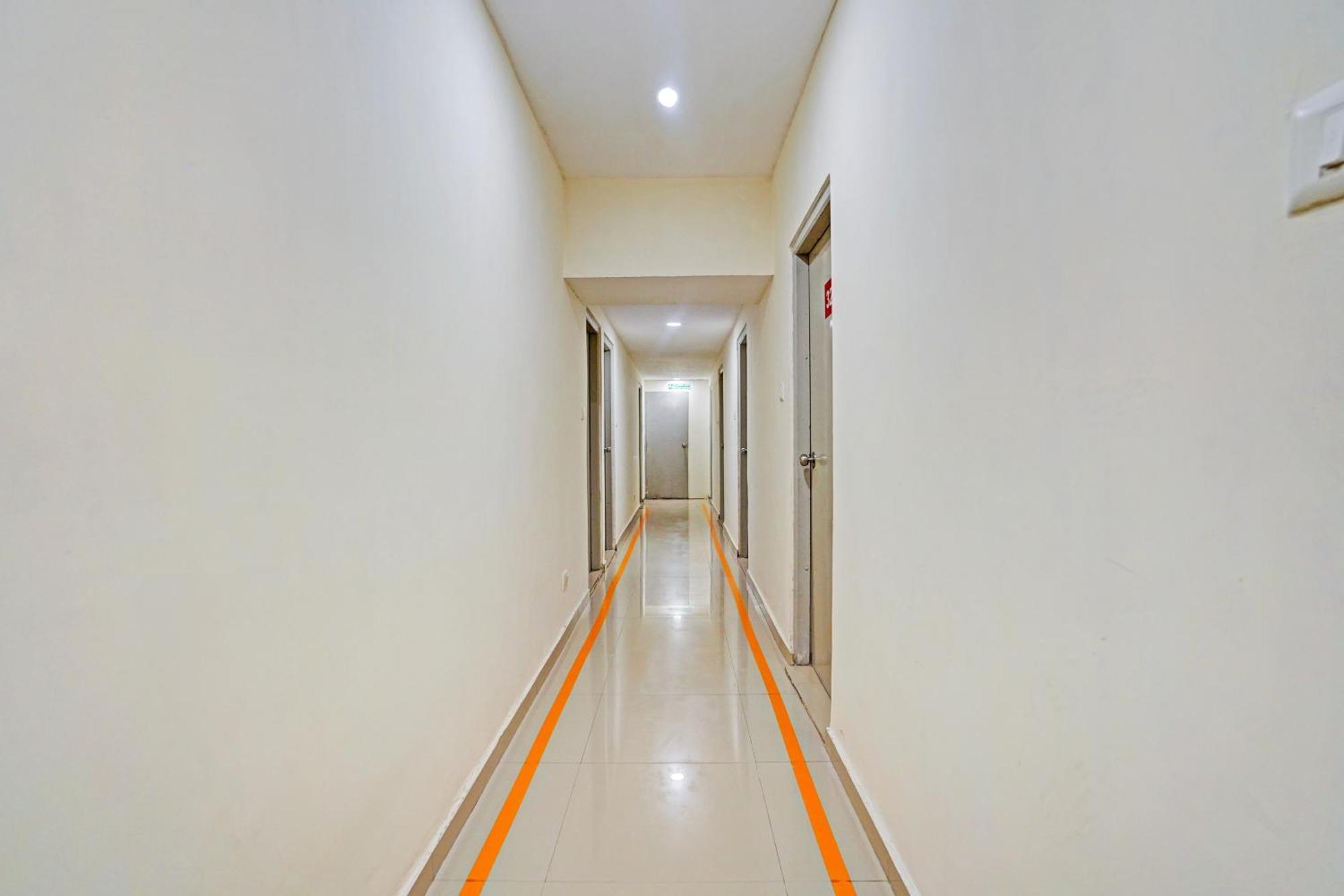 Hotel O Himalaya Inn Ahmedabad Buitenkant foto