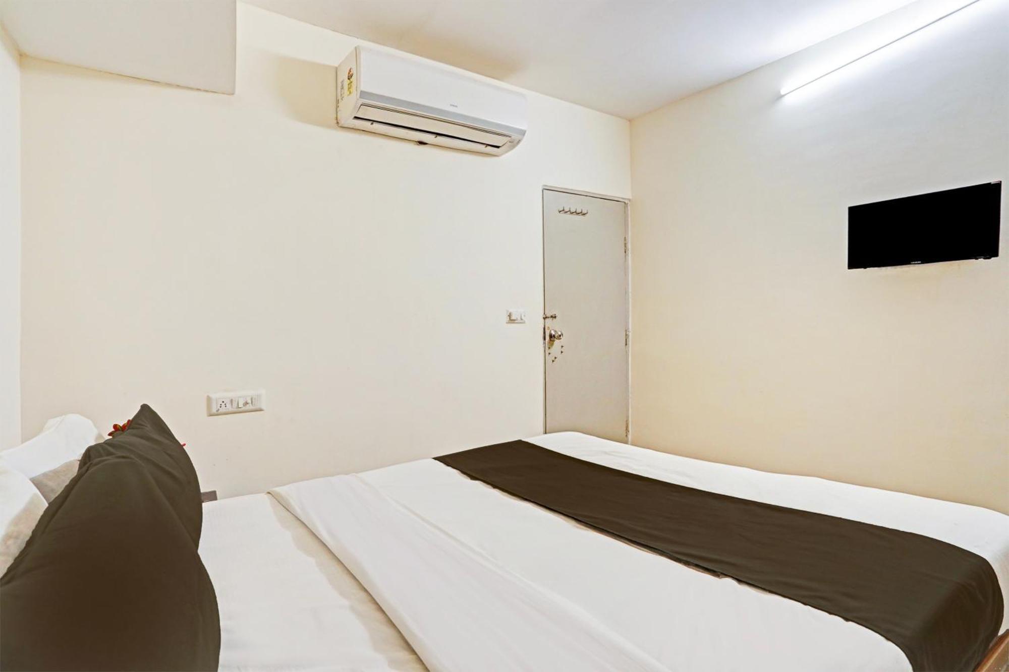 Hotel O Himalaya Inn Ahmedabad Buitenkant foto