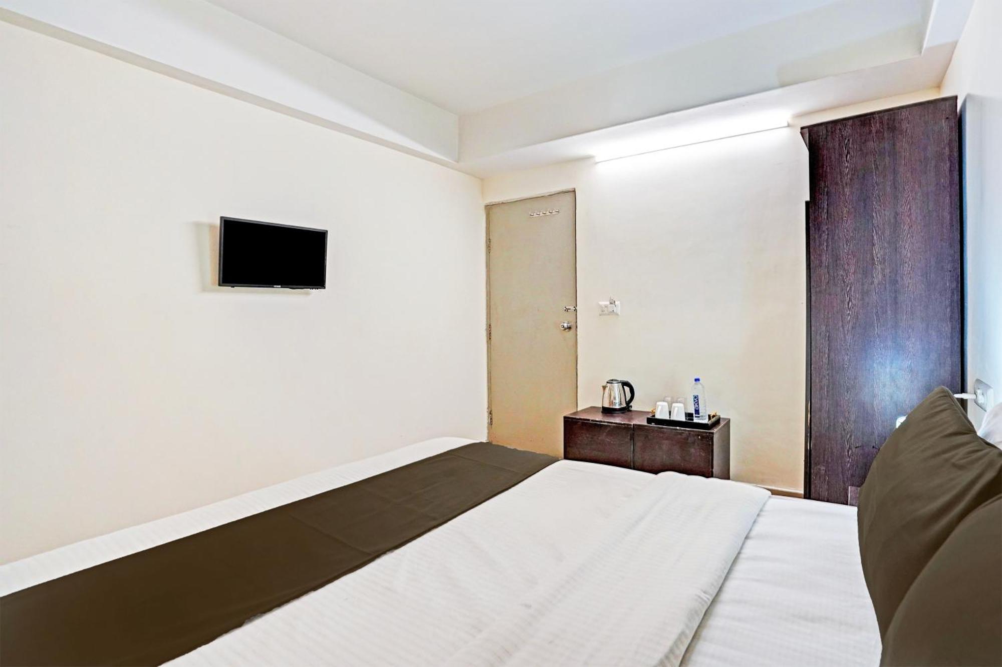 Hotel O Himalaya Inn Ahmedabad Buitenkant foto
