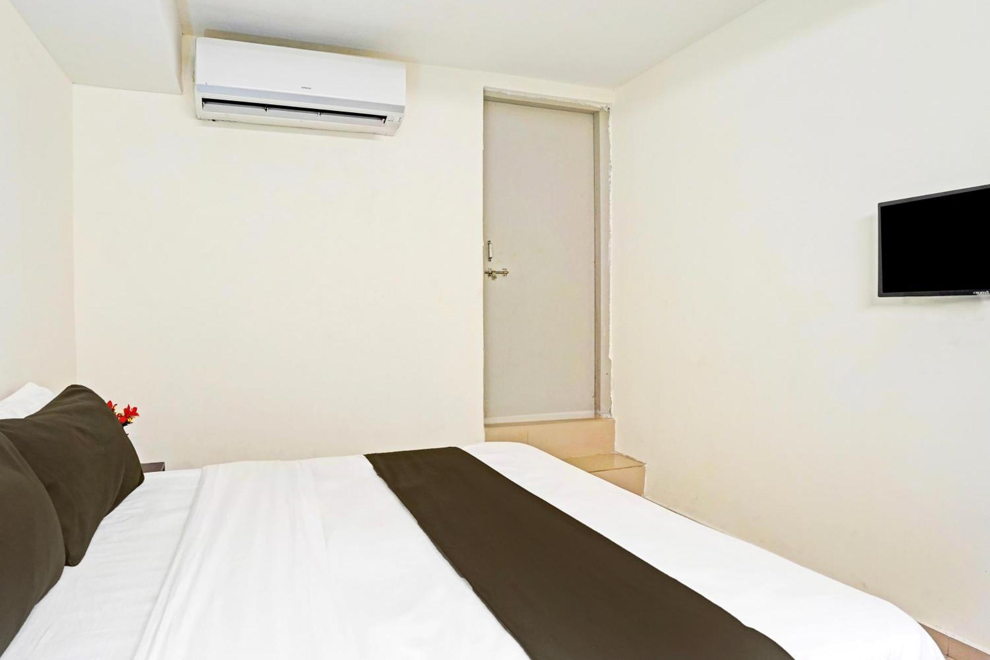 Hotel O Himalaya Inn Ahmedabad Buitenkant foto