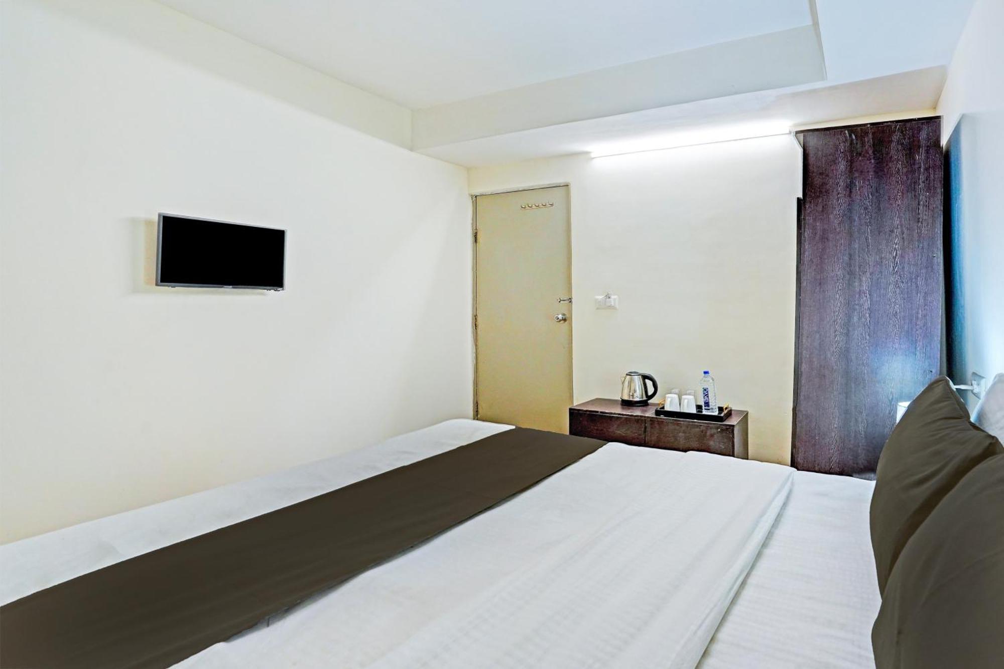 Hotel O Himalaya Inn Ahmedabad Buitenkant foto